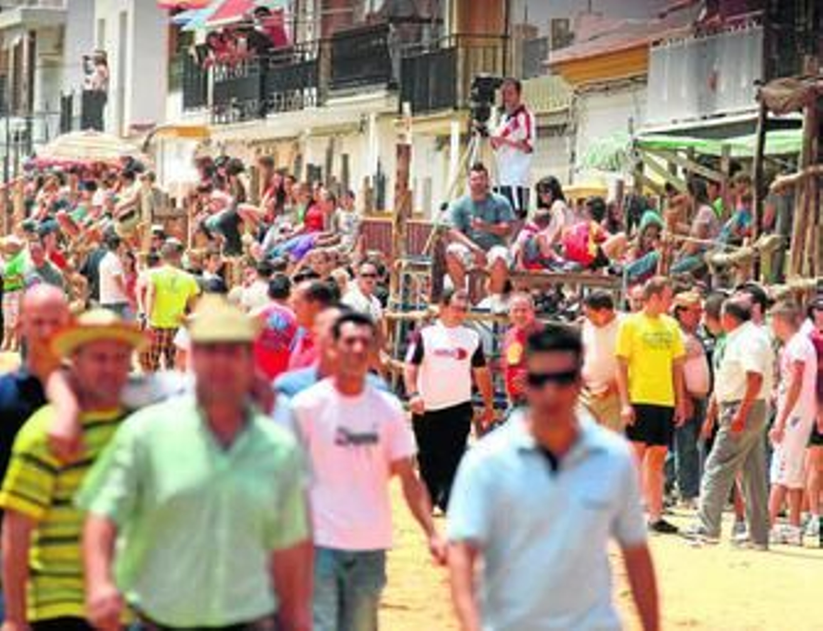 Las capeas de San Juan atraen a cientos de vecinos y visitantes cada año en el mes de junio.