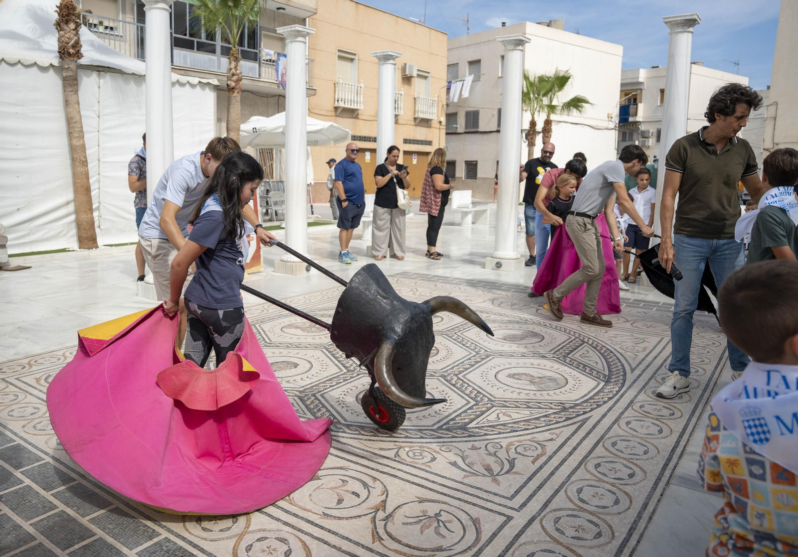 Las imágenes del taller de toros para niños y toro mecánico en Macael