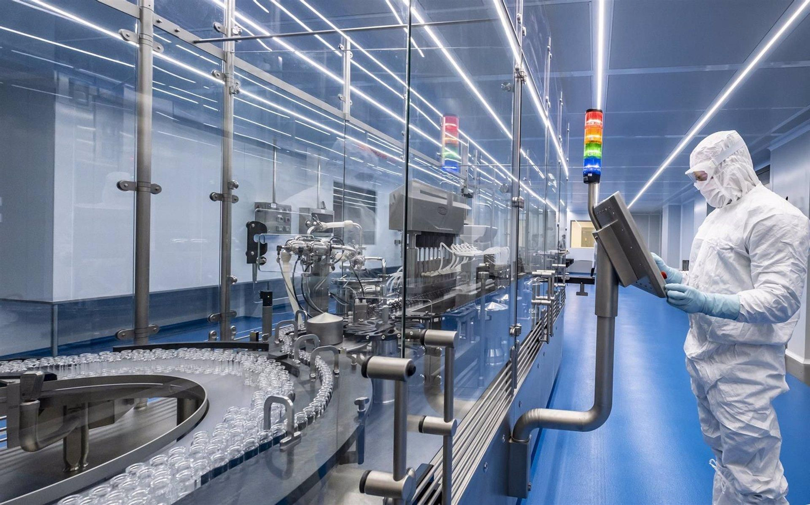 El Hospital Regional de Málaga participa en ensayo para combinar la vacuna contra Covid de HIPRA y una de gripe