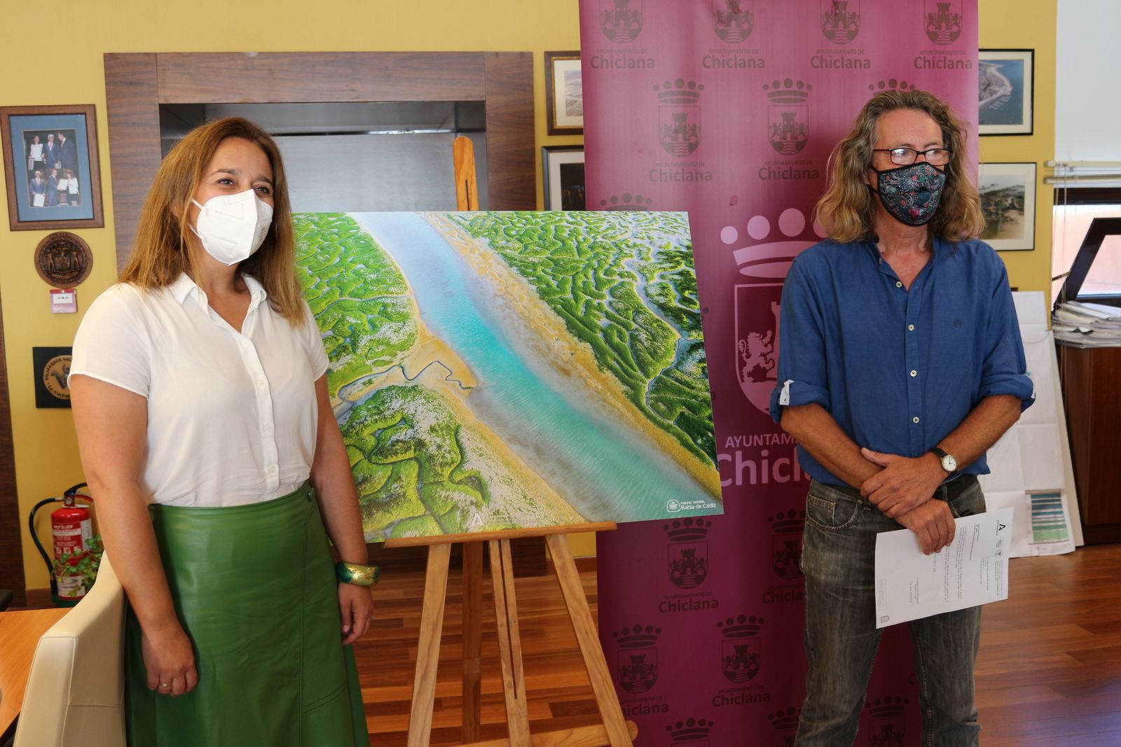 Acto de presentación de la nueva cartelería de la campaña promocional del parque.