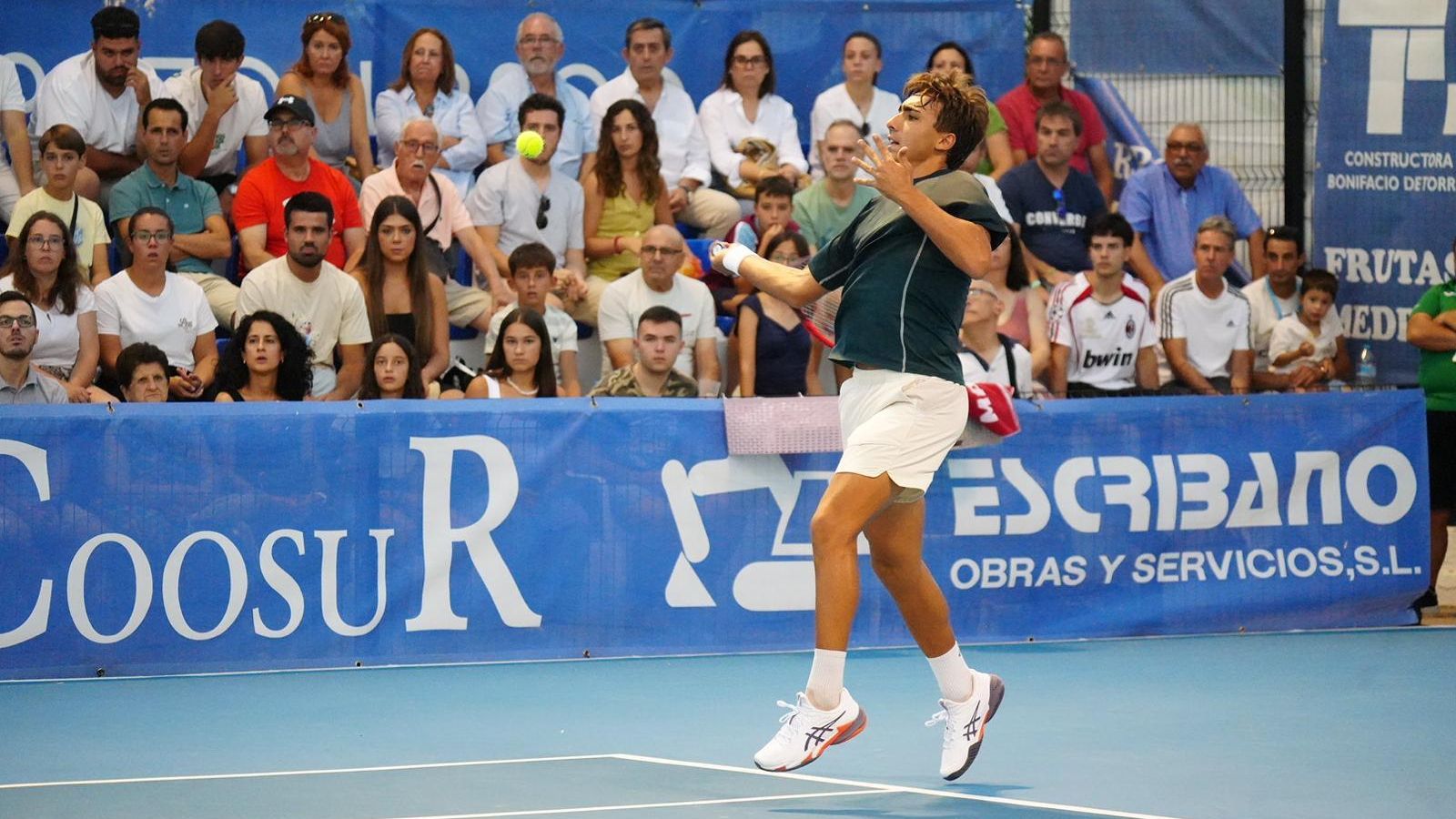 Daniel Mérida, durante un lance del partido.
