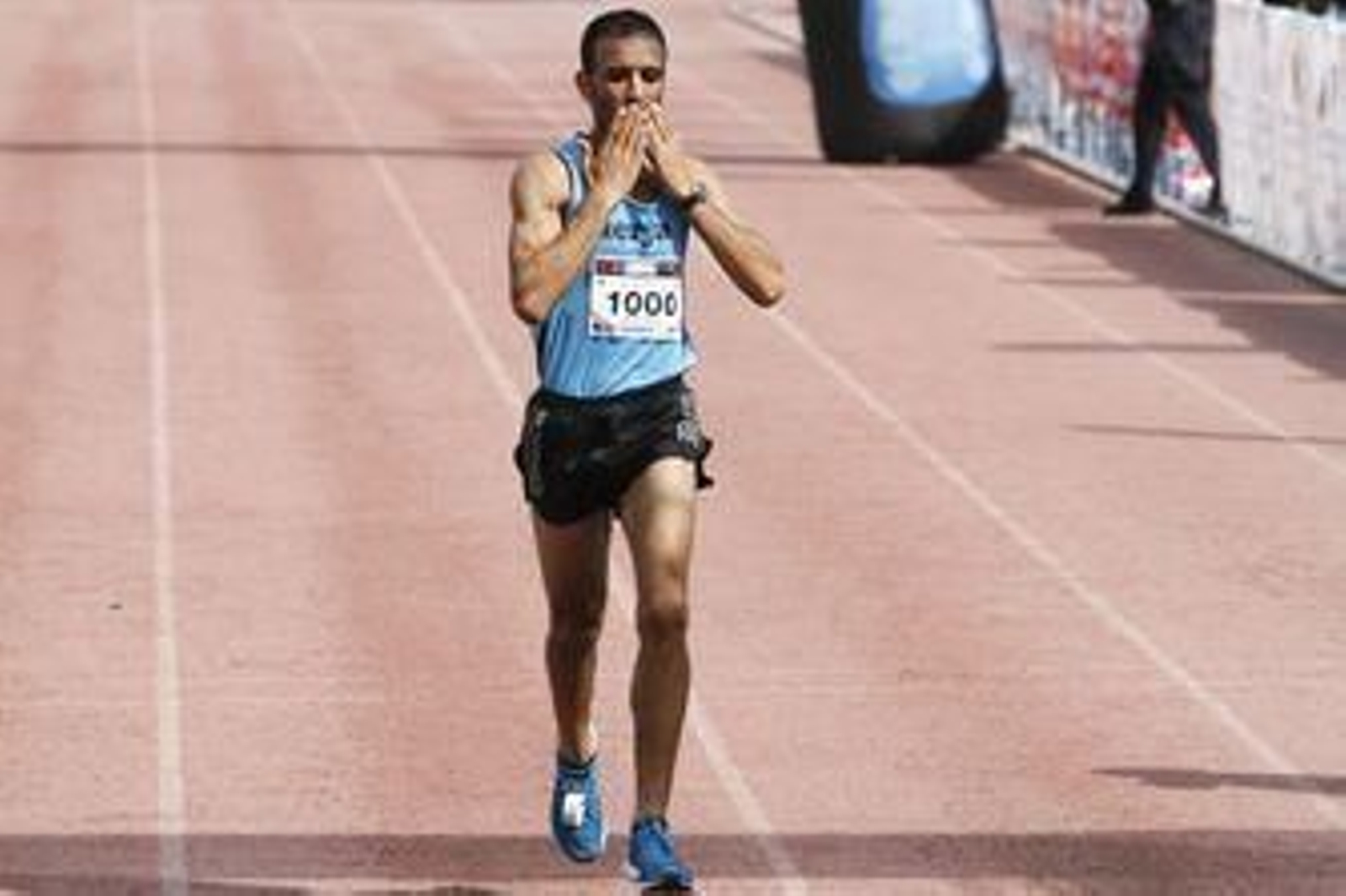 Mouaziz gana y Castillejo hace historia Mouaziz gana y Castillejo hace historia