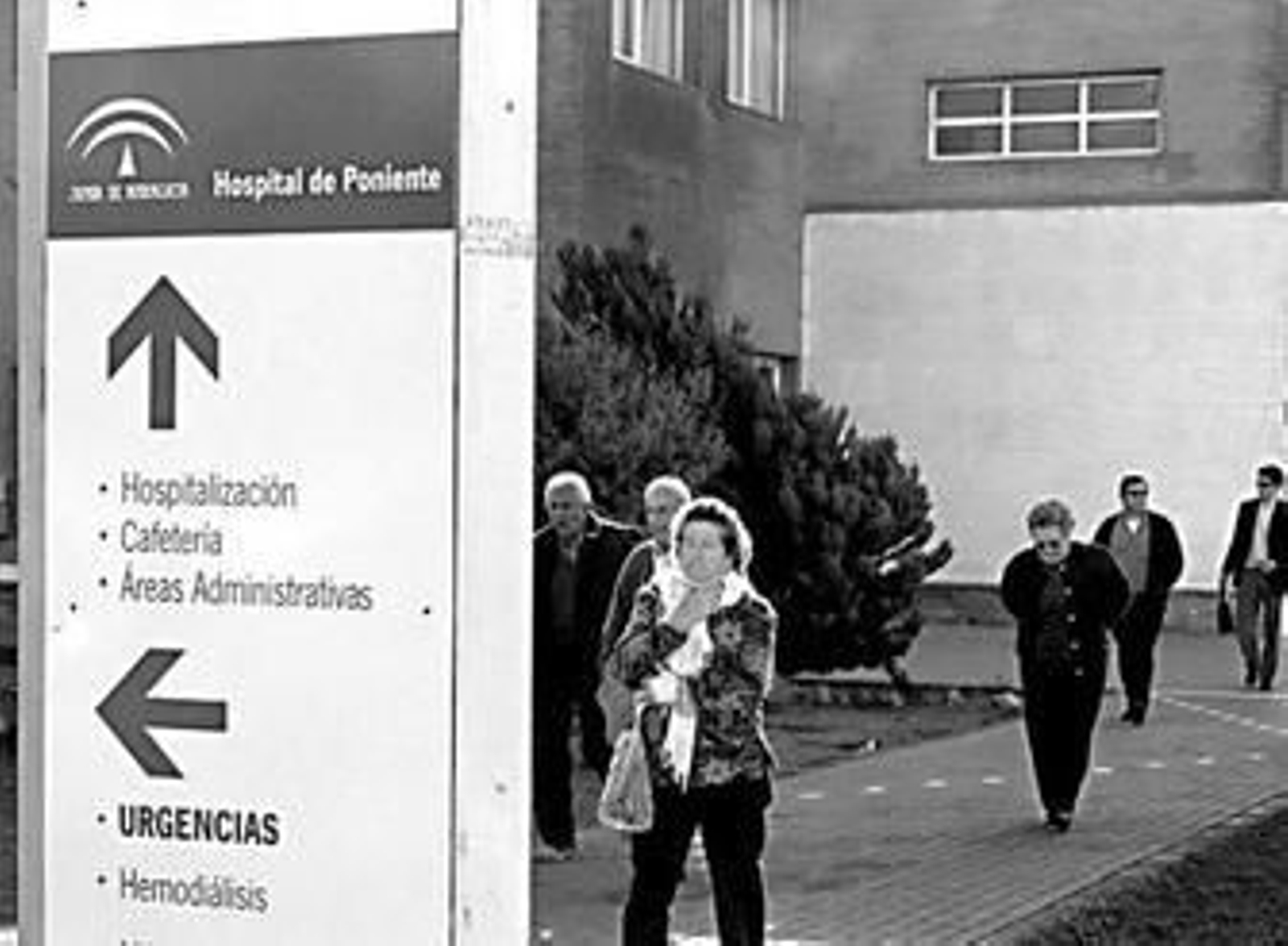Uno de los accesos al hospital ejidense.