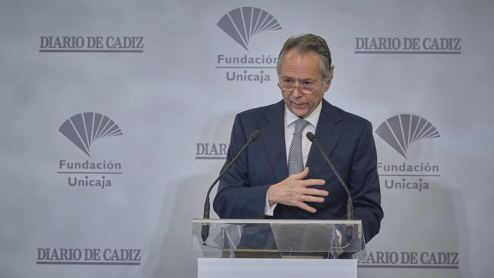 Las imágenes de la entrega del premio Federico Joly al abogado Pedro Pérez-Llorca Zamora