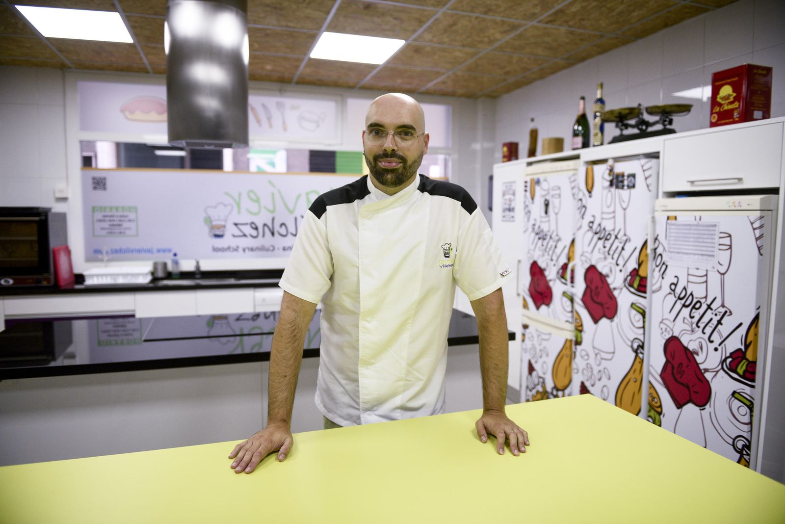Javier Vílchez el chef granadino que lleva doce años enseñando a desenvolverse entre fogones.