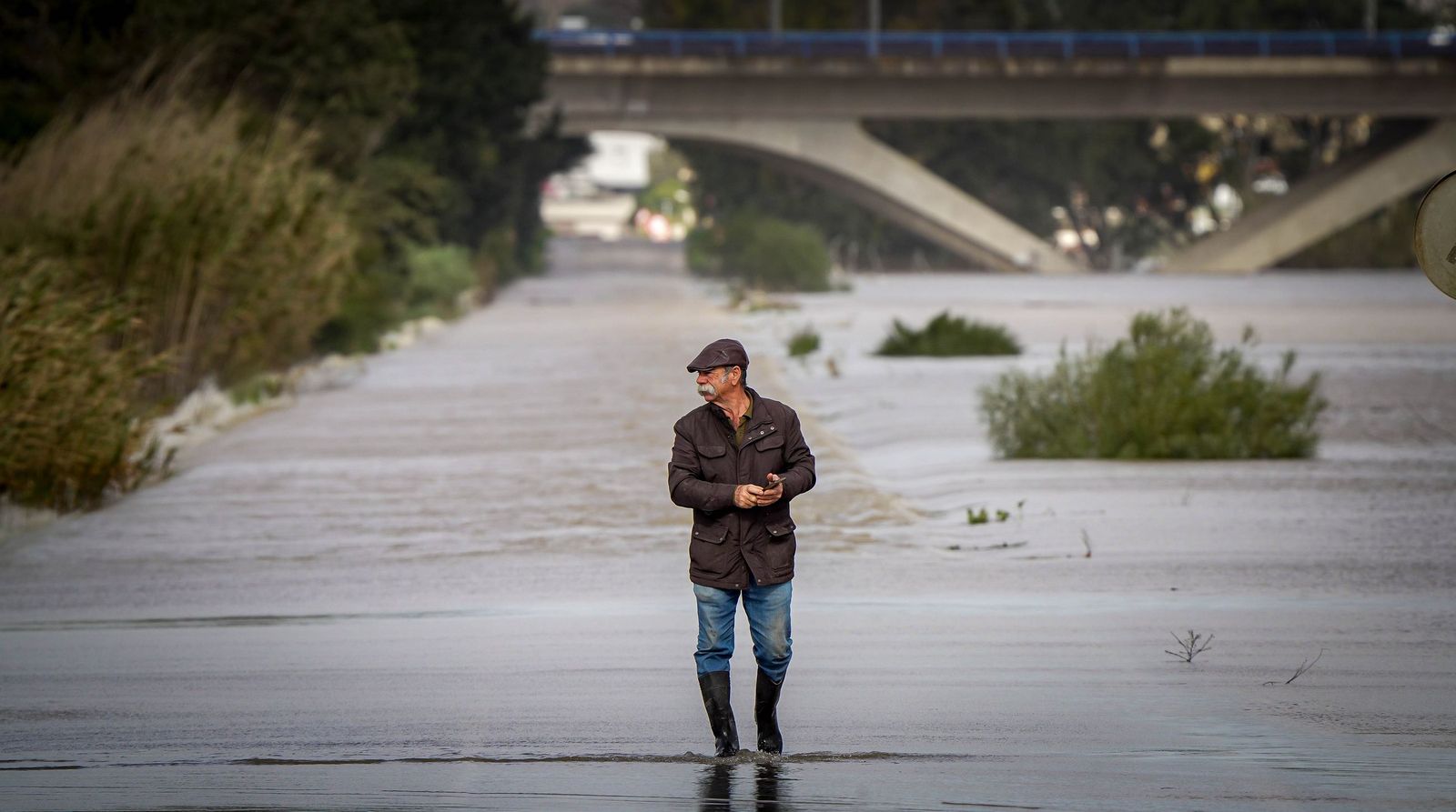 Intensa jornada en las zonas inundadas de Jerez, en imágenes