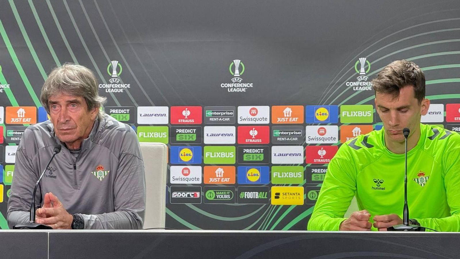 Llorente y Pellegrini hablando en rueda de prensa