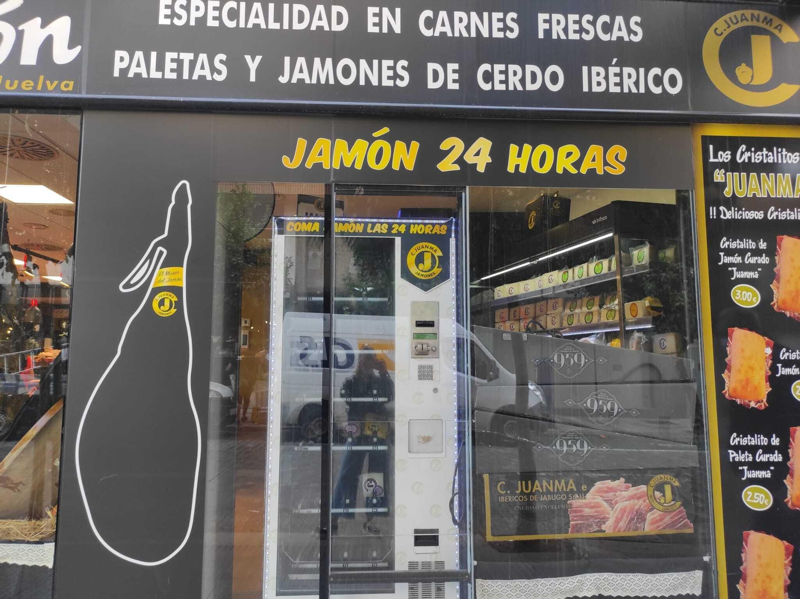 ¿Sabes dónde está la única máquina de venta de jamón 24 horas?