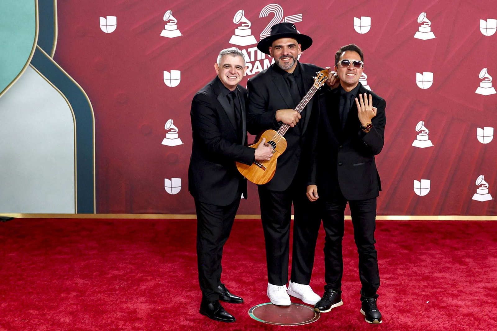 Todos los famosos, tendencias y curiosidades en la alfombra roja de la 25 edición de los Grammy Latinos