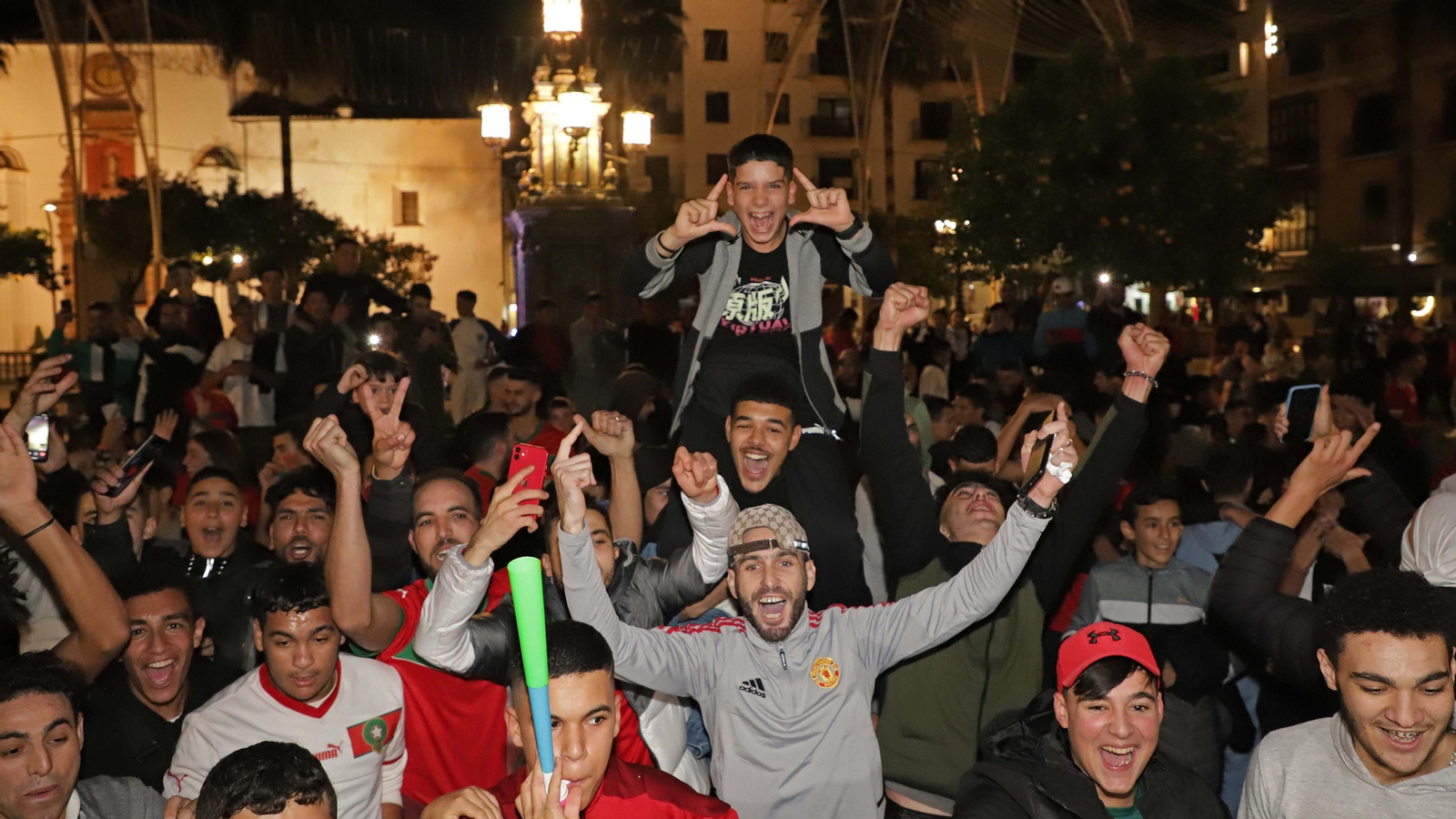 Fotos de la celebración en Algeciras de la victoria de Marruecos sobre España en Qatar