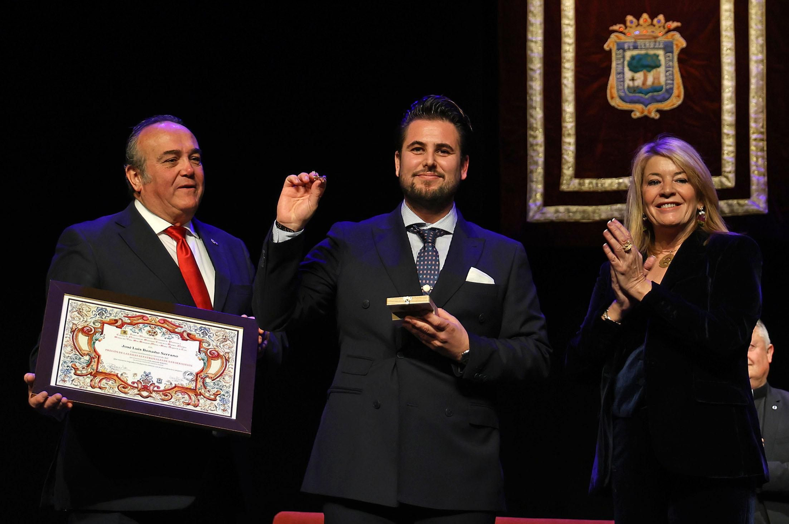Pepelu Bonaño pregona a San Sebastián en el Gran Teatro de Huelva, en imágenes