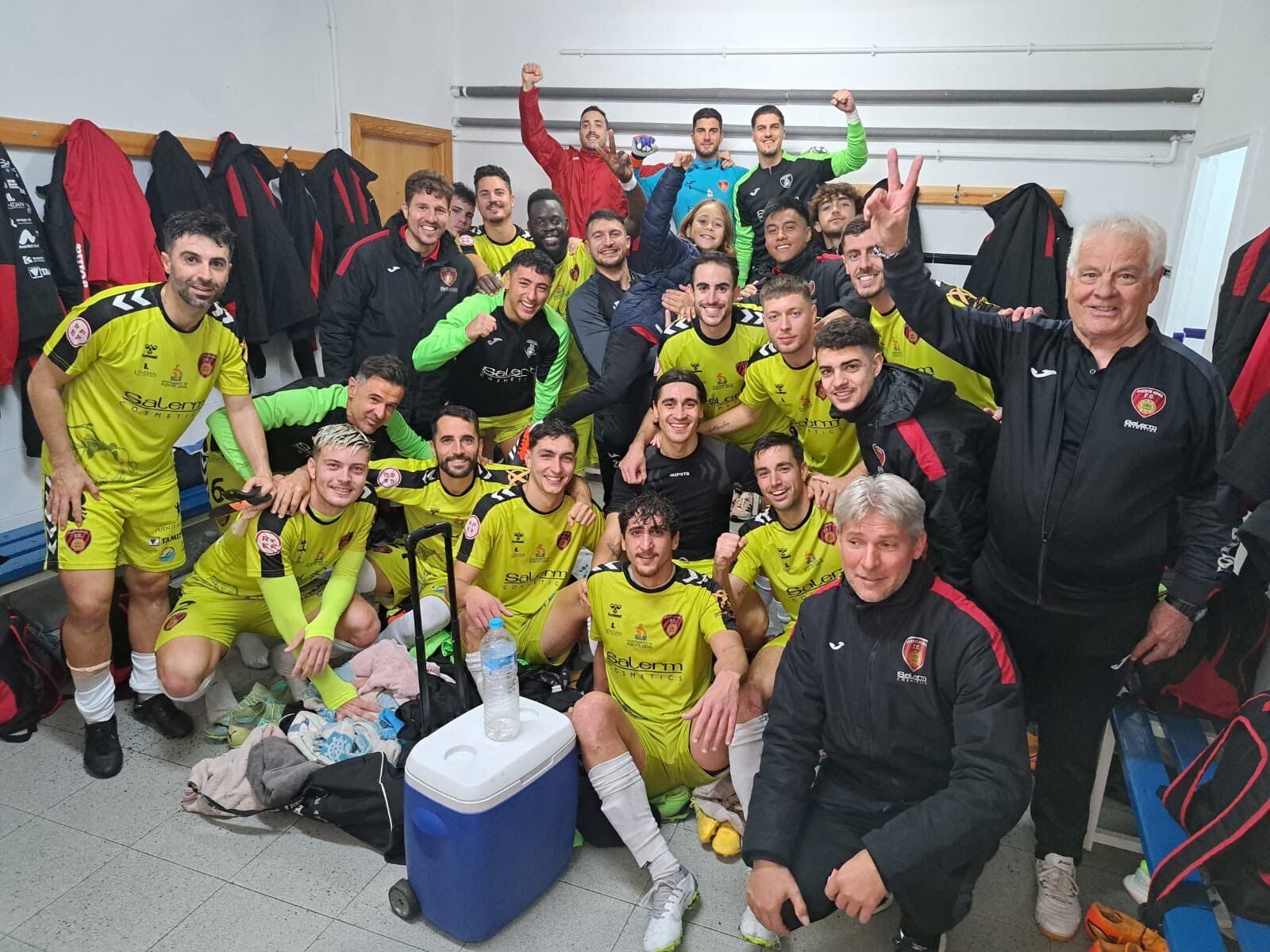 Los pontanos celebran la victoria en Ayamonte.