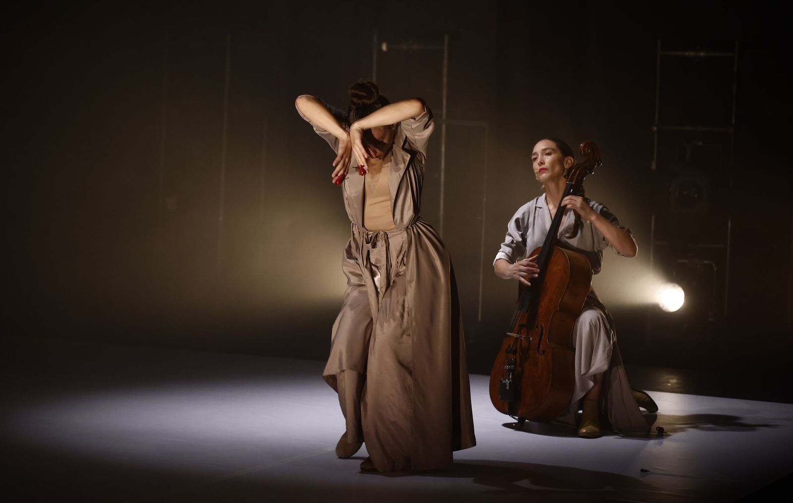 Florencia Oz e Isidora O'Ryan "Antípodas" Bienal de Sevilla, en imágenes