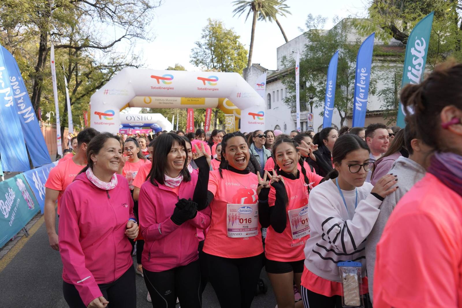 Búscate en las fotos de la Carrera de la Mujer de Sevilla