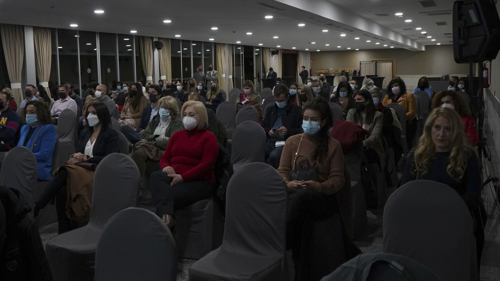 Empresarias y empresarios de Granada pudieron dar a conocer sus empresas y servicios durante la mesa redonda.