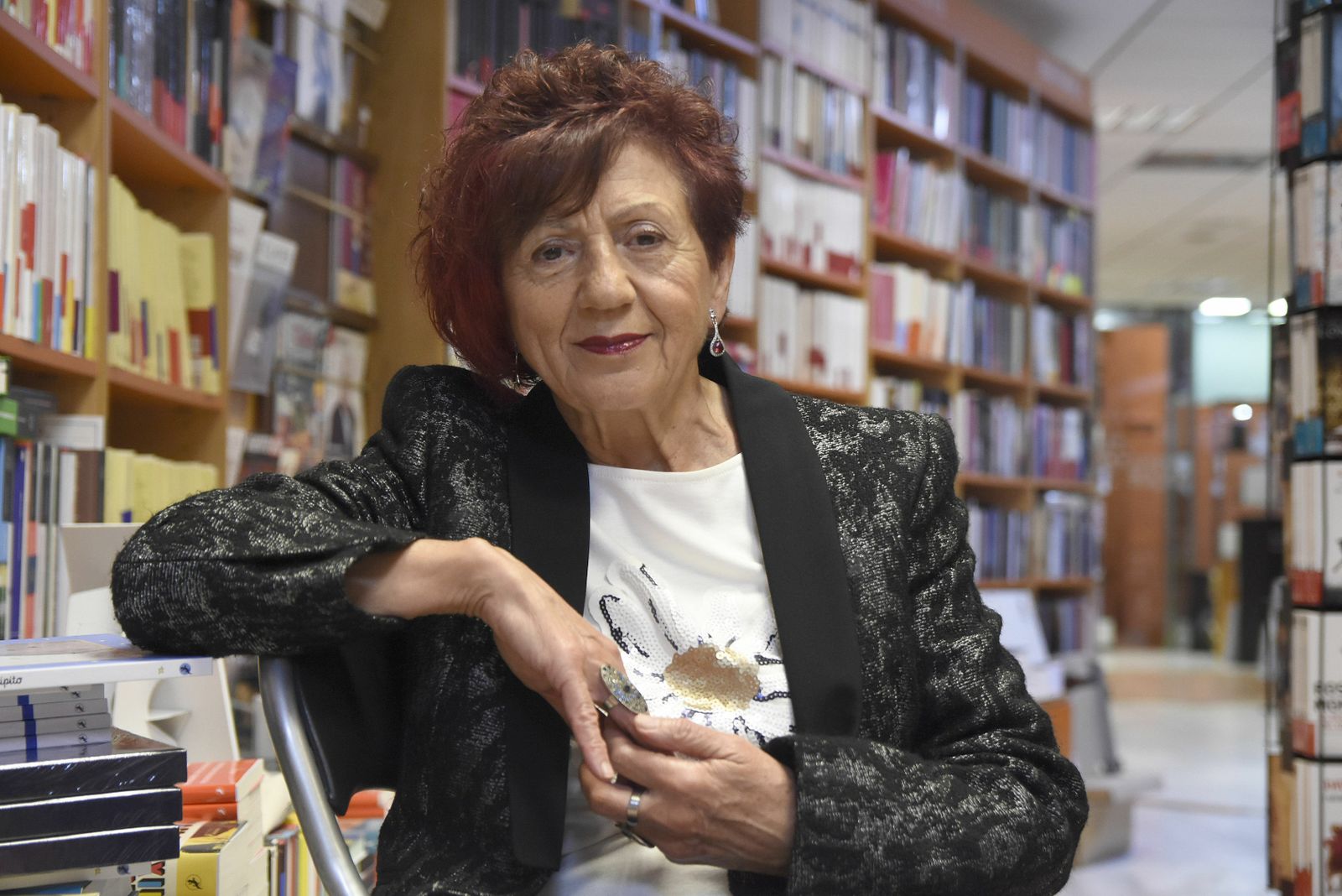 La poeta Juana Castro será una de las participantes.