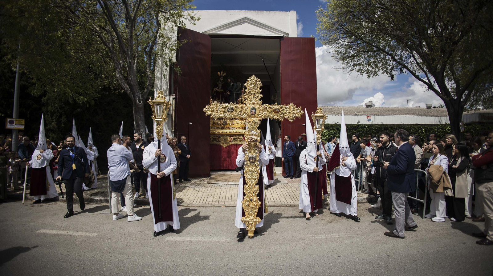Imágenes de la Hermandad de la Clemencia en el Martes Santo de Jerez 2025