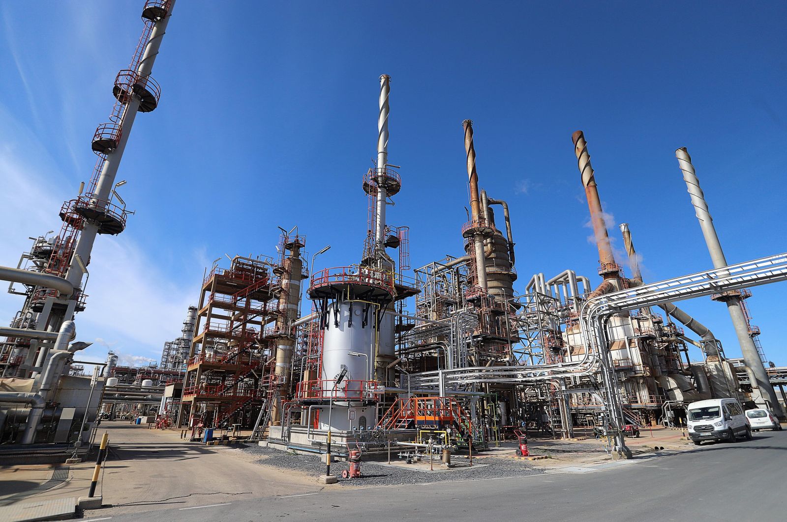 Instalaciones de Cepsa en Huelva.