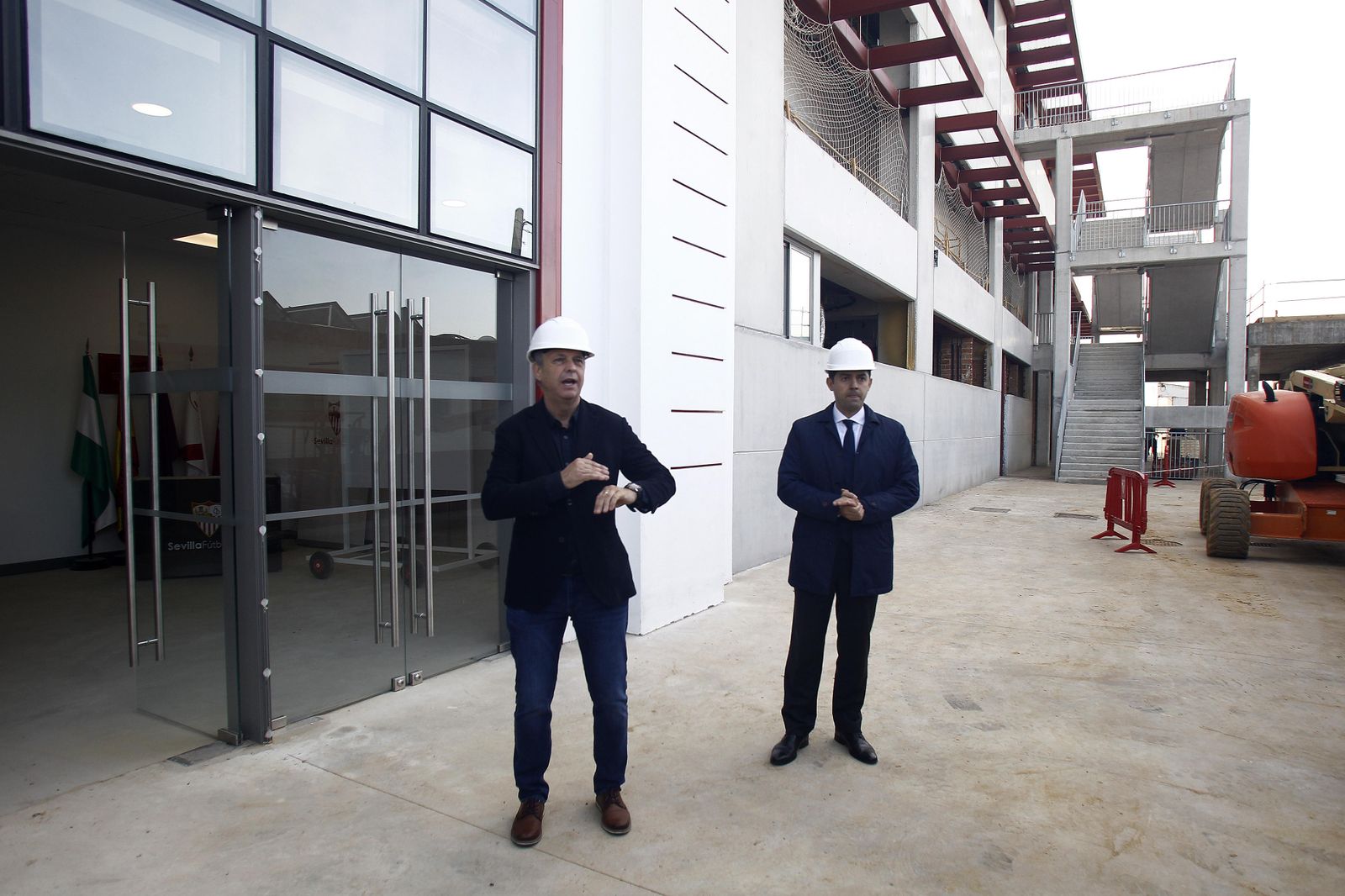 Las imágenes de la visita a las obras de la Ciudad Deportiva del Sevilla