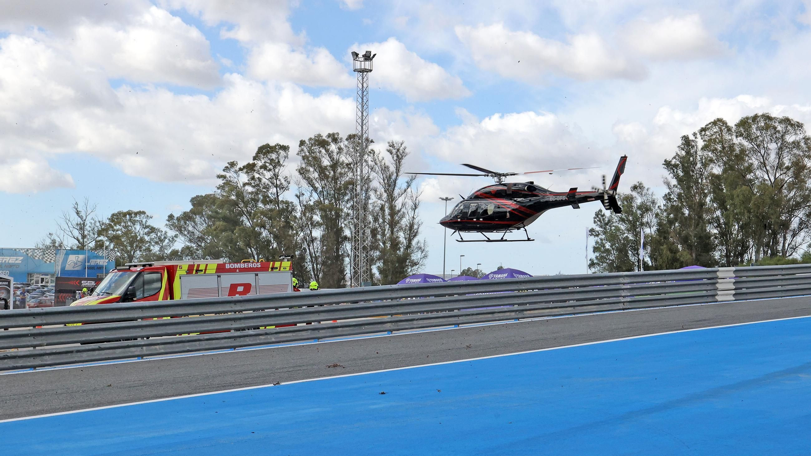 Galería de los preparatívos para la SBK en el Circuio de Jerez - Ángel Nieto