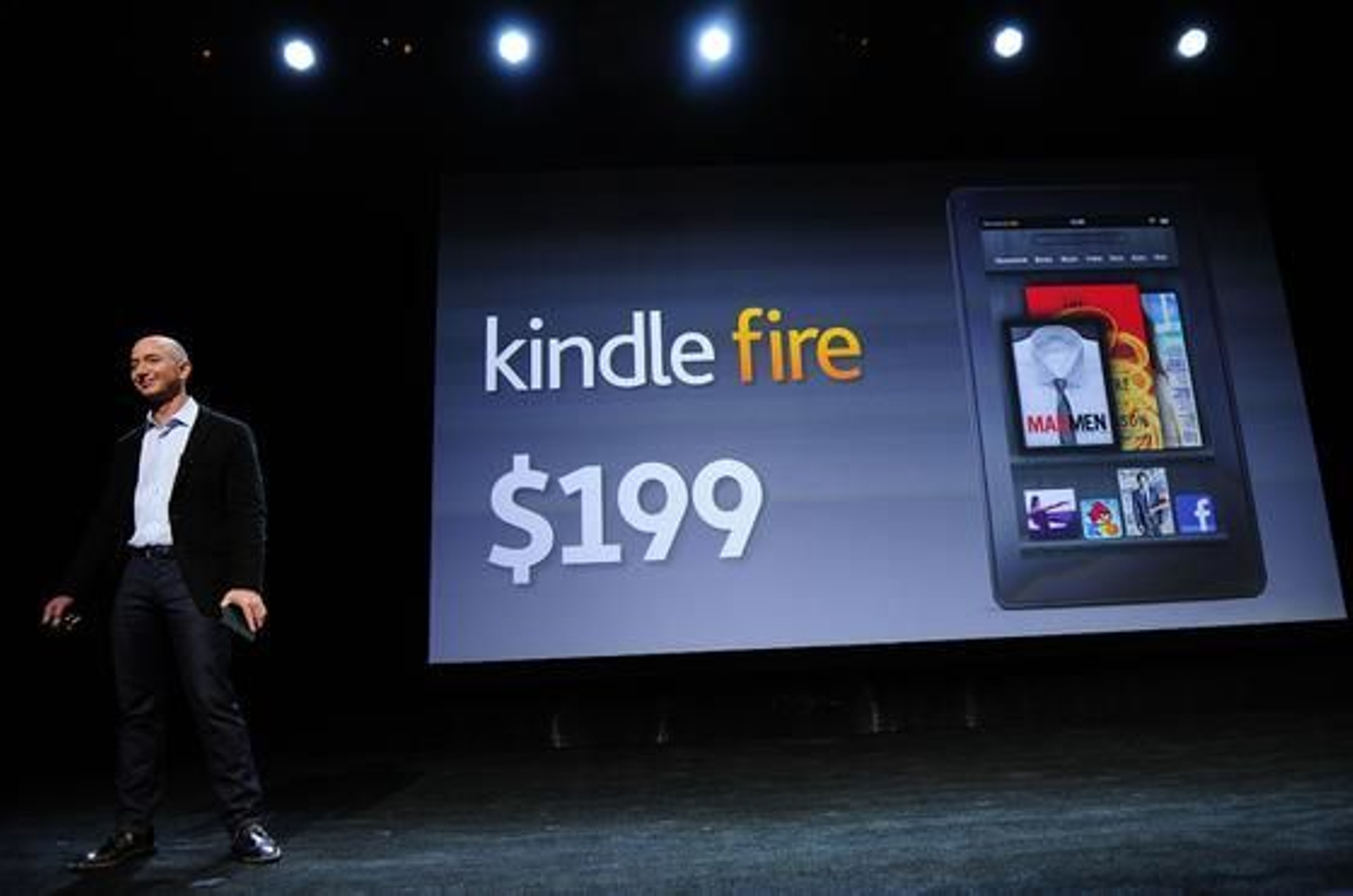Amazon presenta los nuevos modelos de Kindle, entre ellos Fire, el debut de la compañía en el mundo de los 'tablets'.

Foto: AFP Photo
