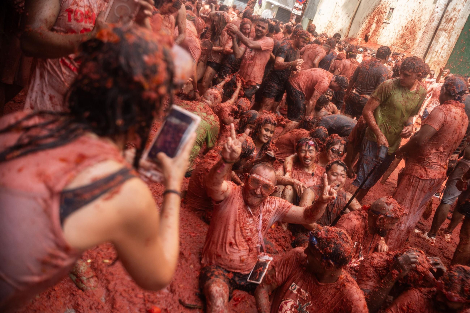 Las mejores fotos de la Tomatina de Buñuel 2025