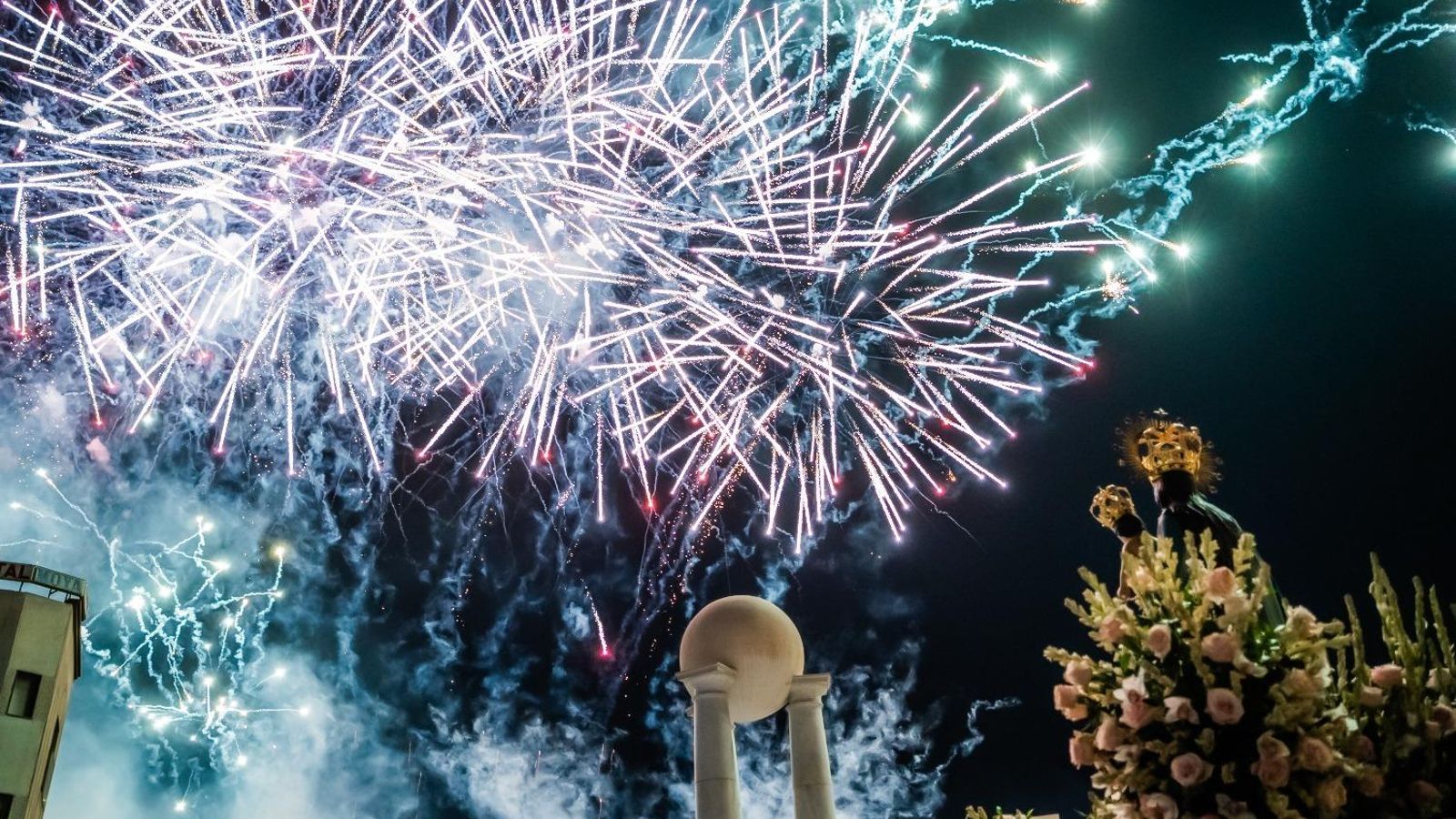 Fuegos artificiales para la Virgen del Rosario.