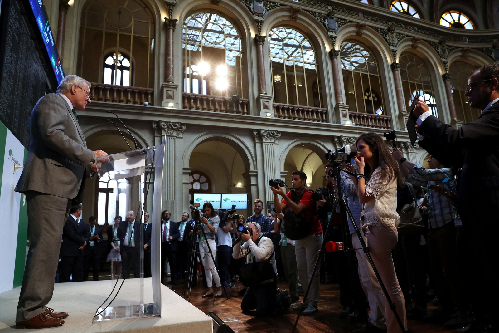 La salida a Bolsa de Unicaja Banco en imágenes