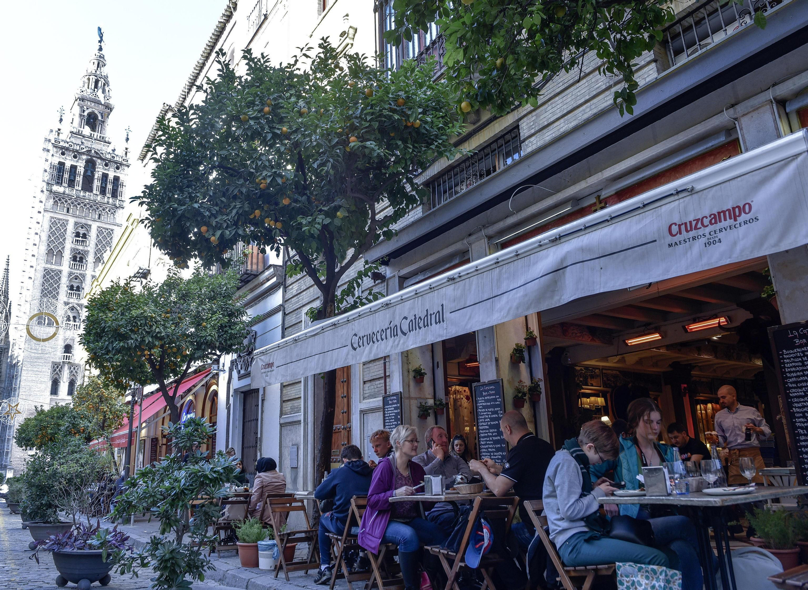 El sector de la restauración copa la céntrica Mateos Gago.