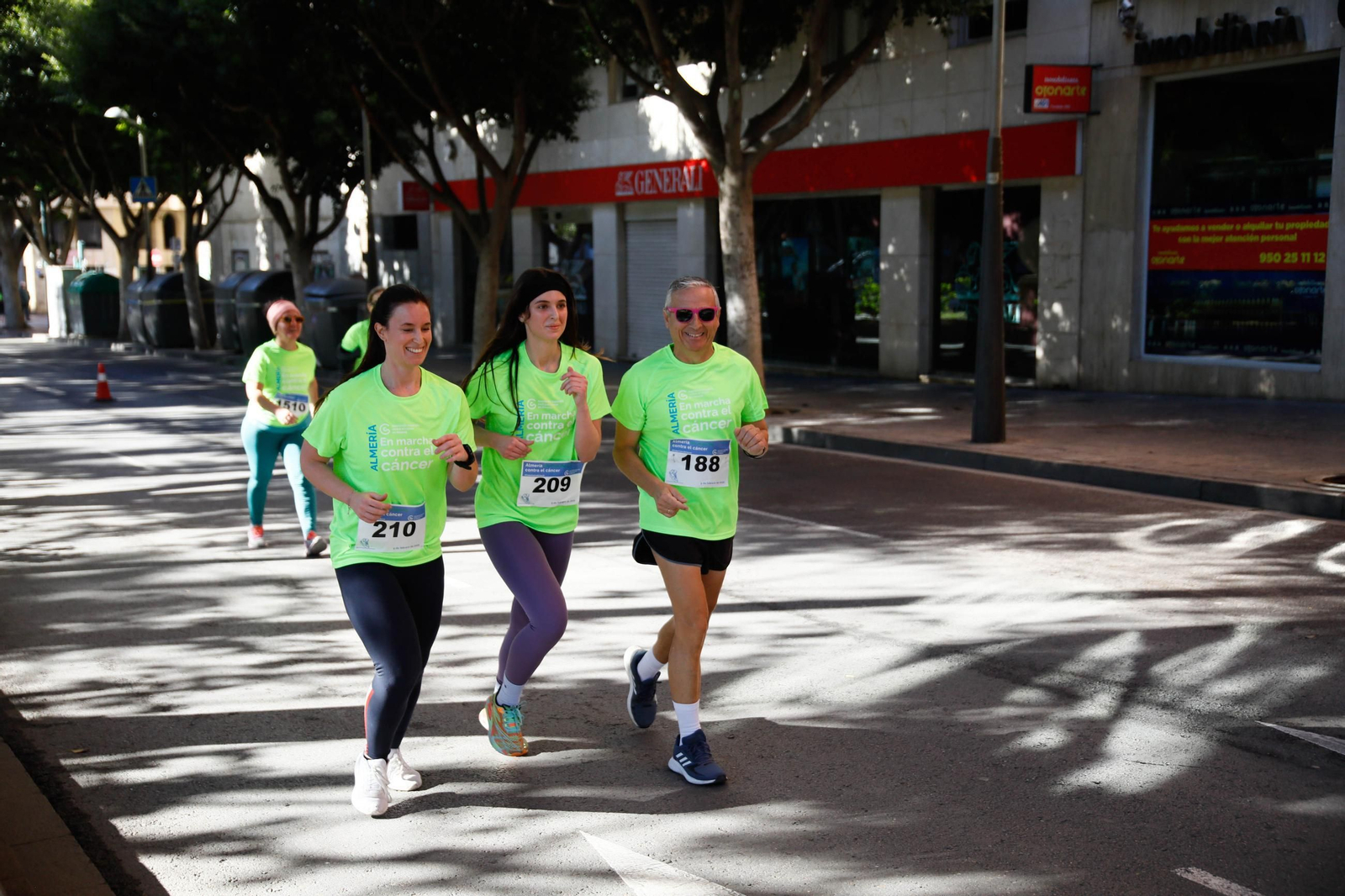 Imágenes de la Carrera contra el Cáncer de Almería