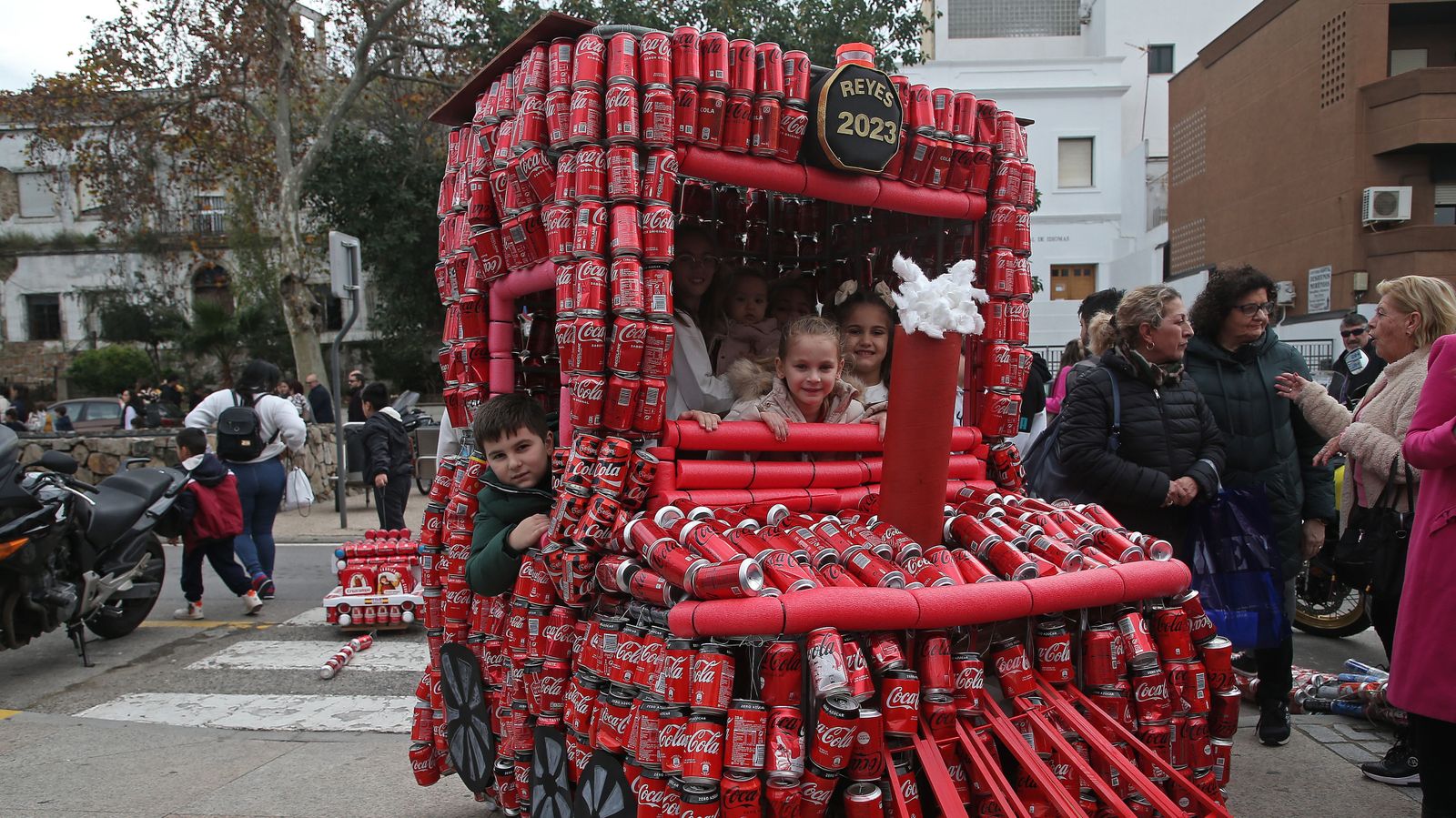 Fotos del arrastre de latas en Algeciras