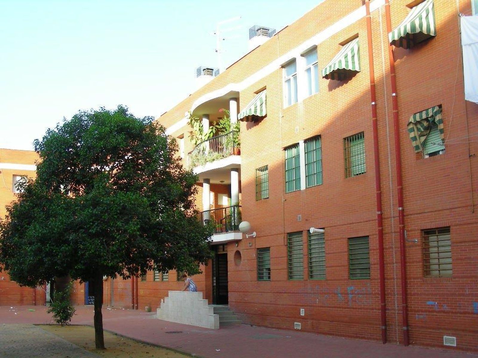 Viviendas de la manzana 15 del barrio del Guadalquivir de Córdoba.