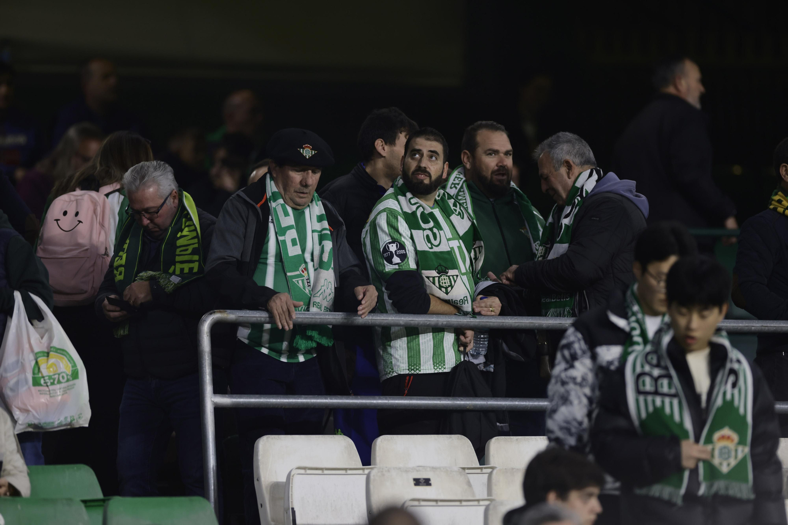 Búscate en las fotos del Betis-Bilbao