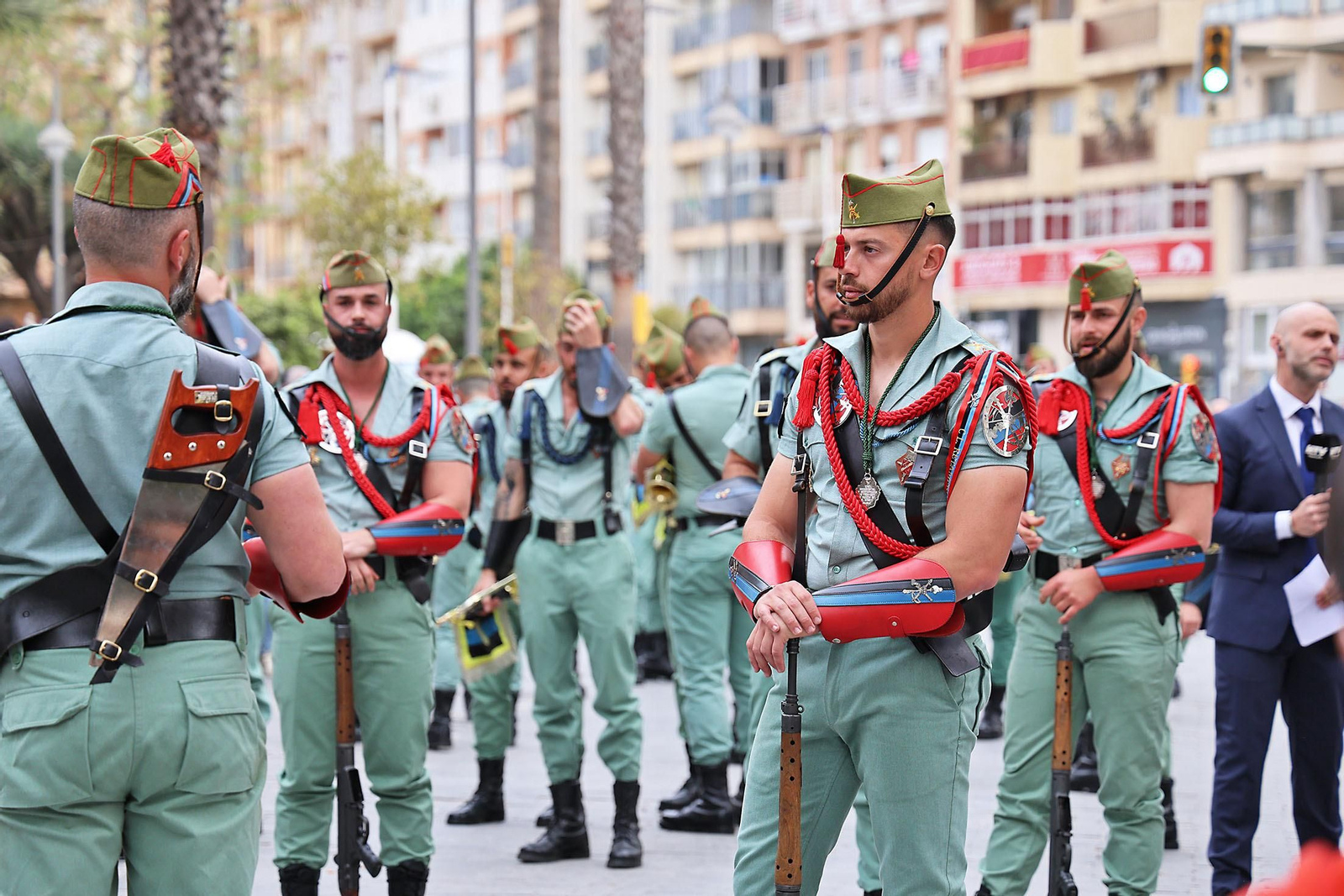 Las mejores imágenes del Sábado de Pasión en Huelva: La Legión con el Cristo de la Vera+Cruz