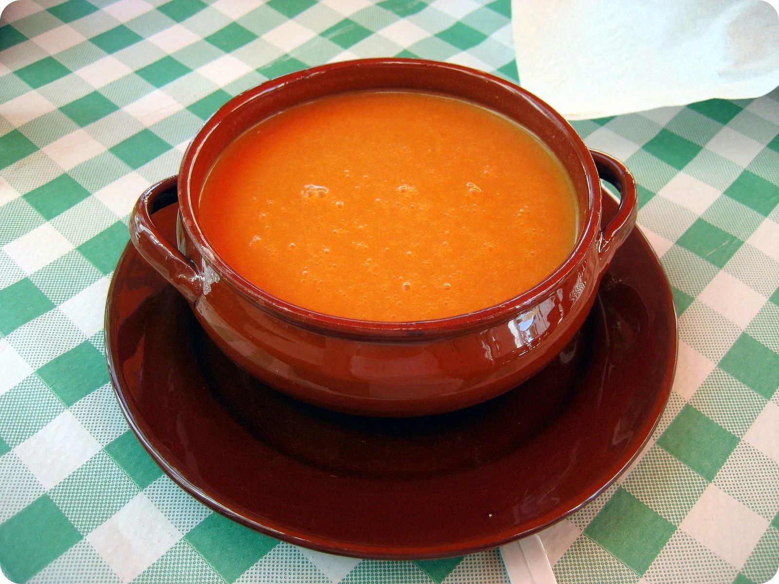 Imagen de archivo de un cuenco de gazpacho.