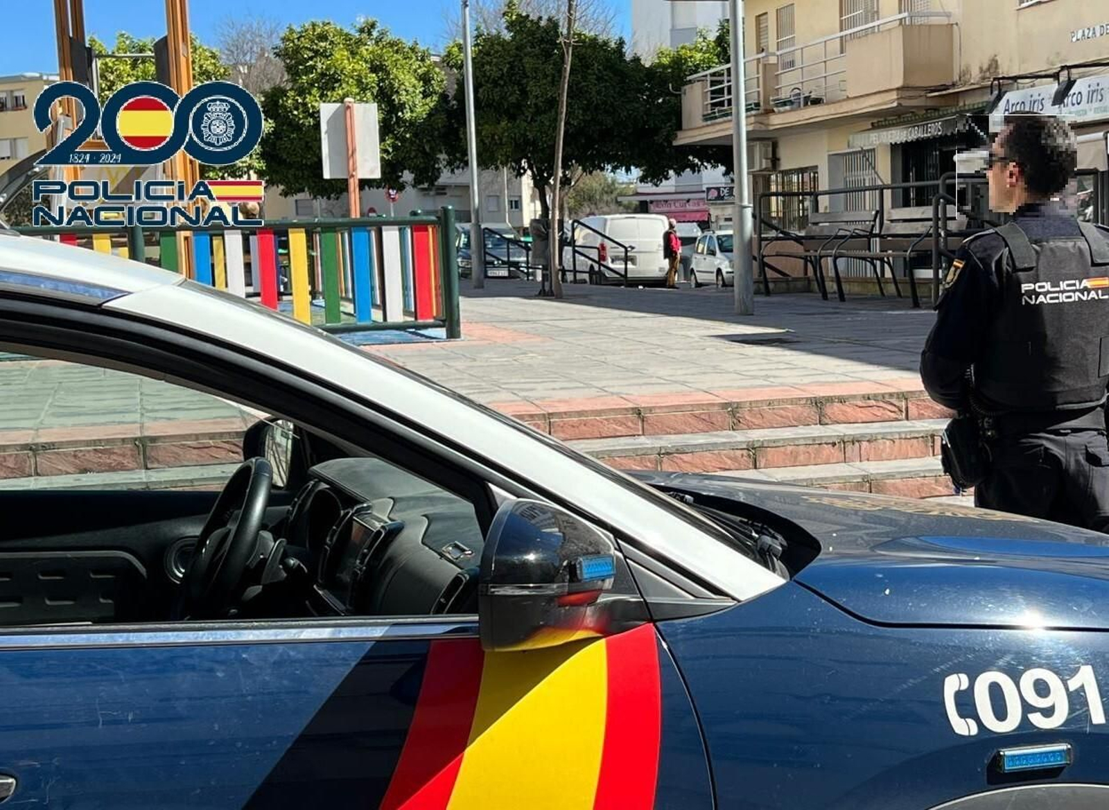 Un agente de la Policía Nacional patrullando en Jerez