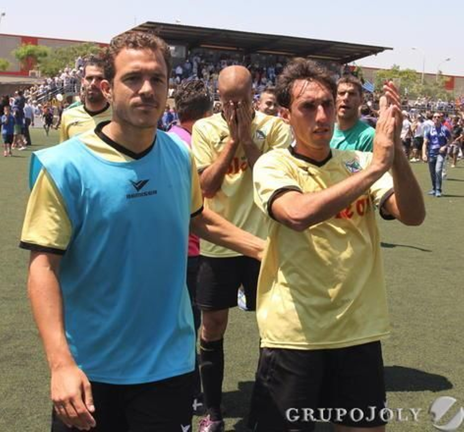 El ascenso tendrá que esperar para el Atlético Sanluqueño, que cayó por 2-0 ante el Prat.

Foto: LOF