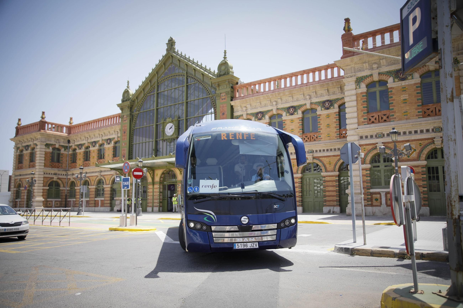 La apertura de la antigua estación de RENFE de Almería, en imágenes
