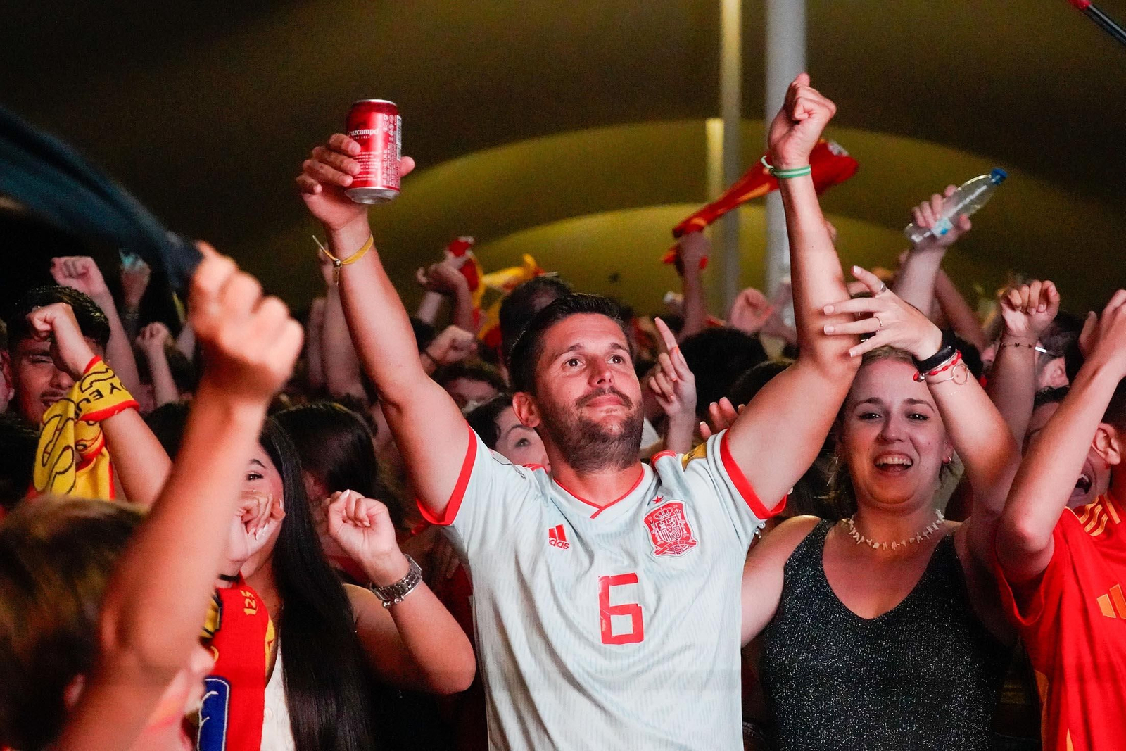Imágenes del ambiente durante la final de la Eurocopa entre España e Inglaterra Imágenes del ambiente durante la final de la Eurocopa entre España e Inglaterra