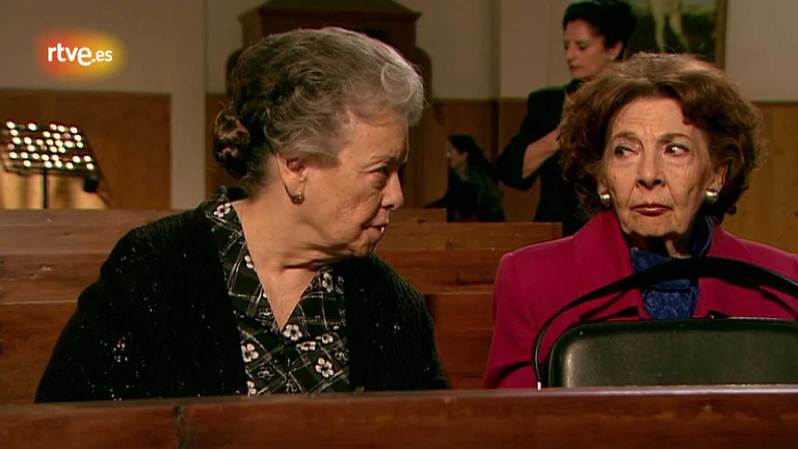 Herminia y Valentina, Galiana y Hermida, en una de las primeras temporadas de 'Cuéntame'