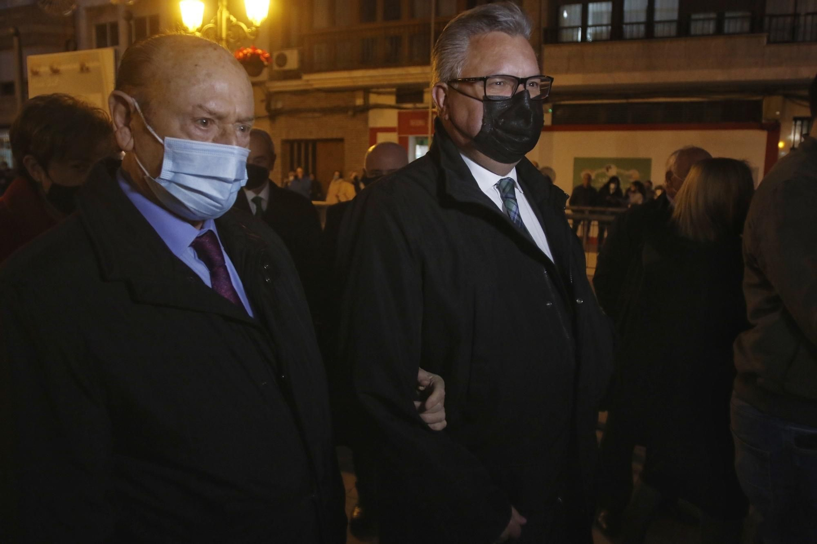 El encendido del espectacular alumbrado navideño de Puente Genil, en fotografías