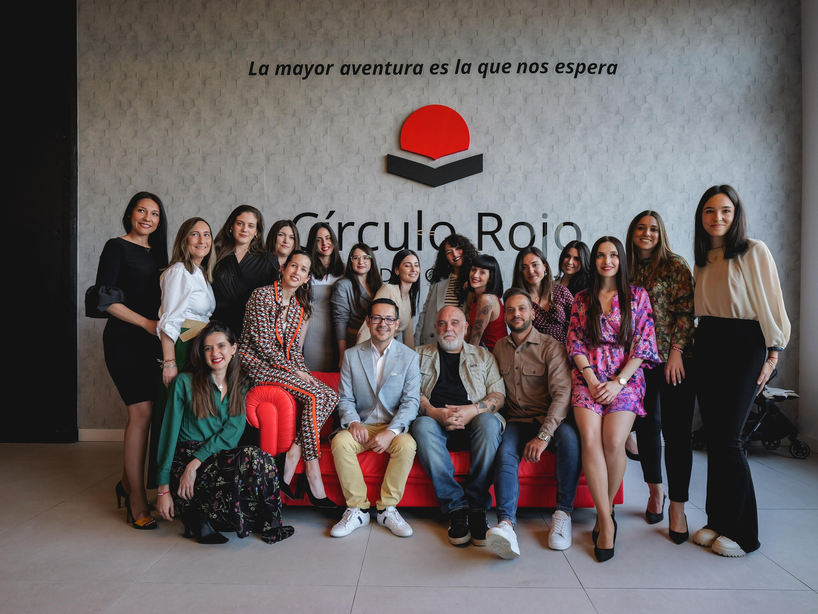 Alberto Cerezuela con su equipo de Círculo  Rojo.