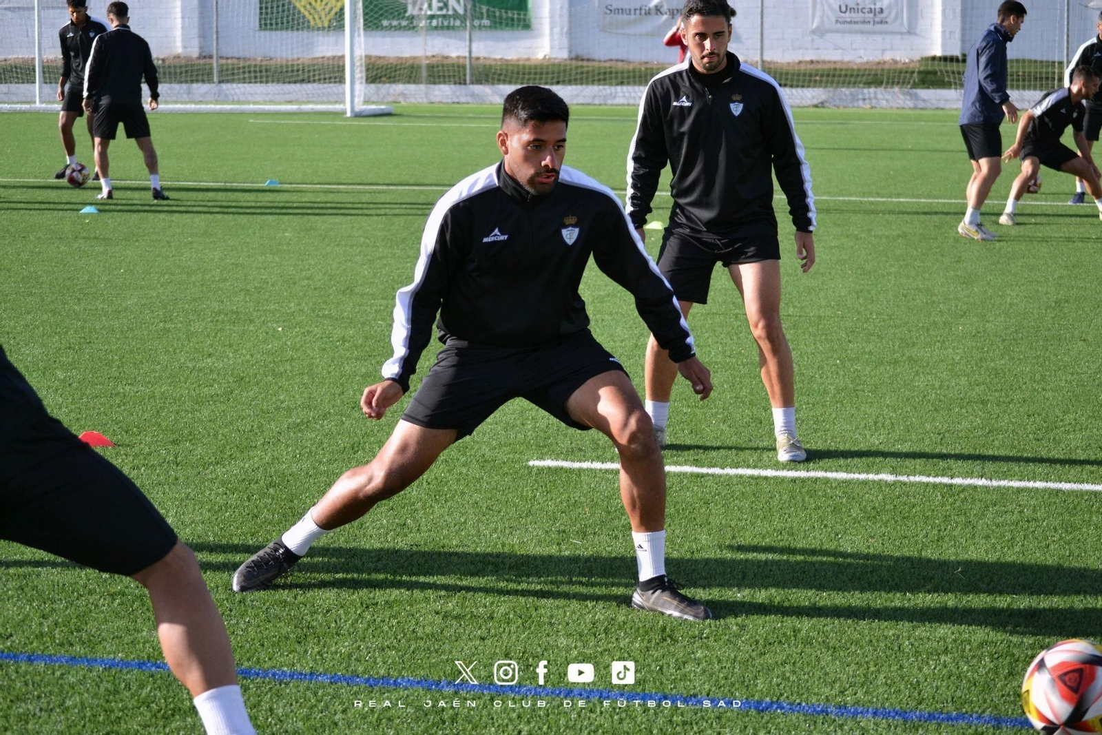 Momentos durante un entrenamiento del Real Jaén