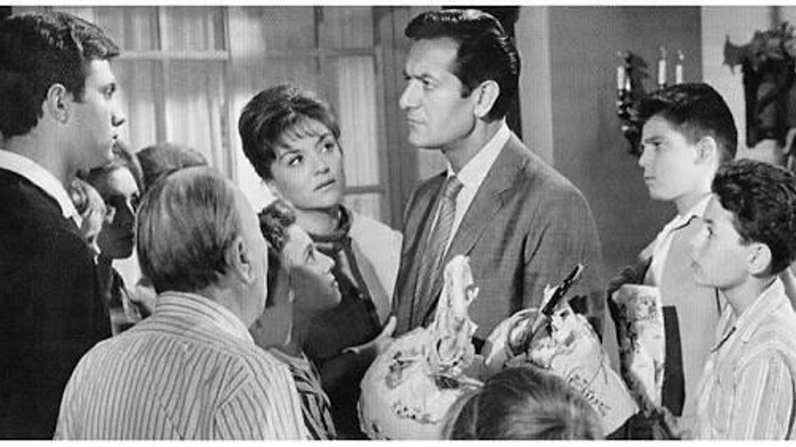 El plante de la familia por el hermano que ha de estudiar en verano