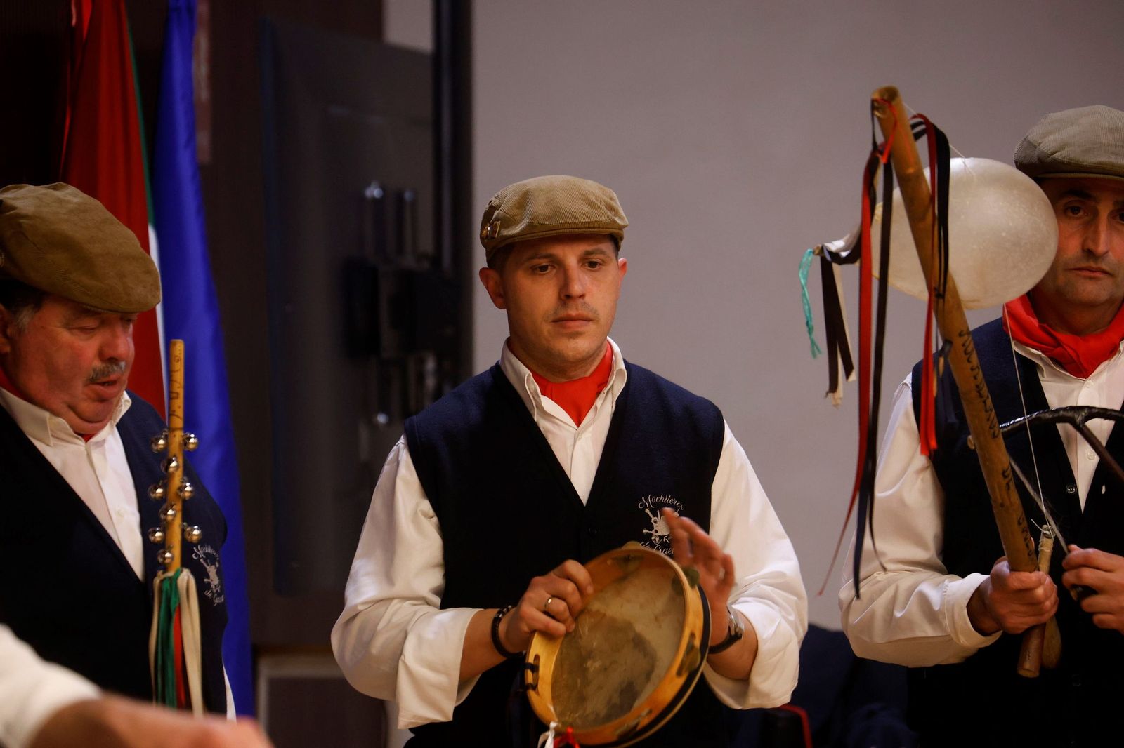 Los Mochileros de Gaena muestran su zambomba en Córdoba