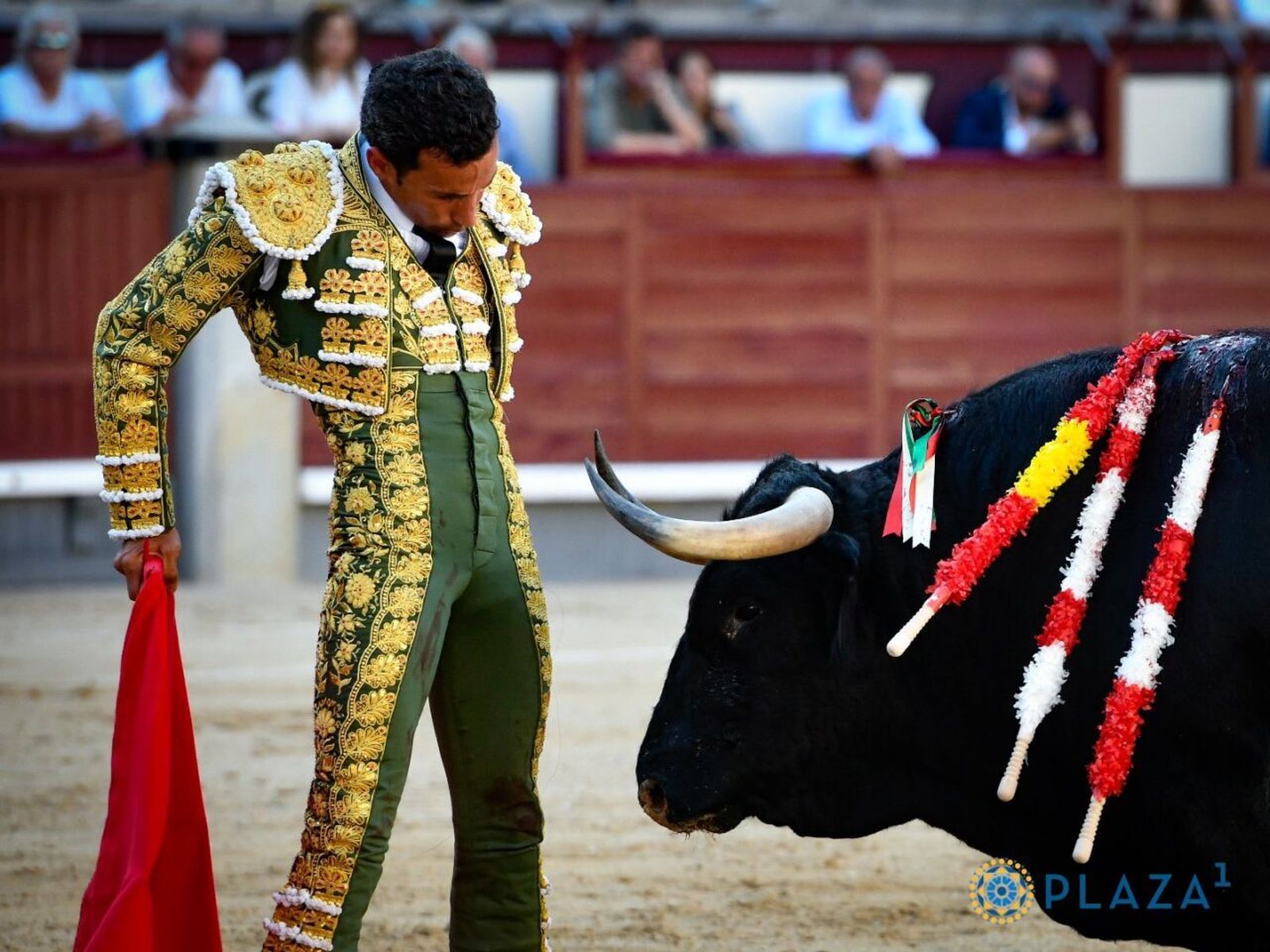 Un inútil y otro toro venido a menos no dejan opciones a Miranda en Madrid