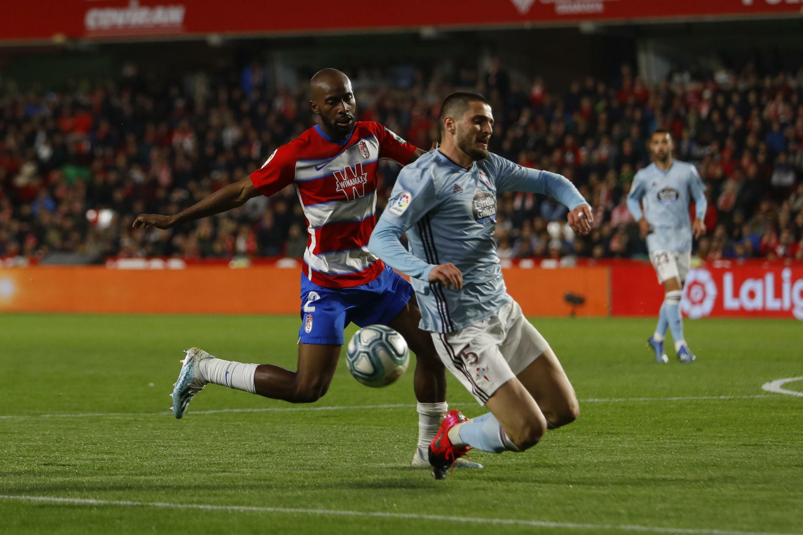 Foulquier y Okay en una acción del encuentro