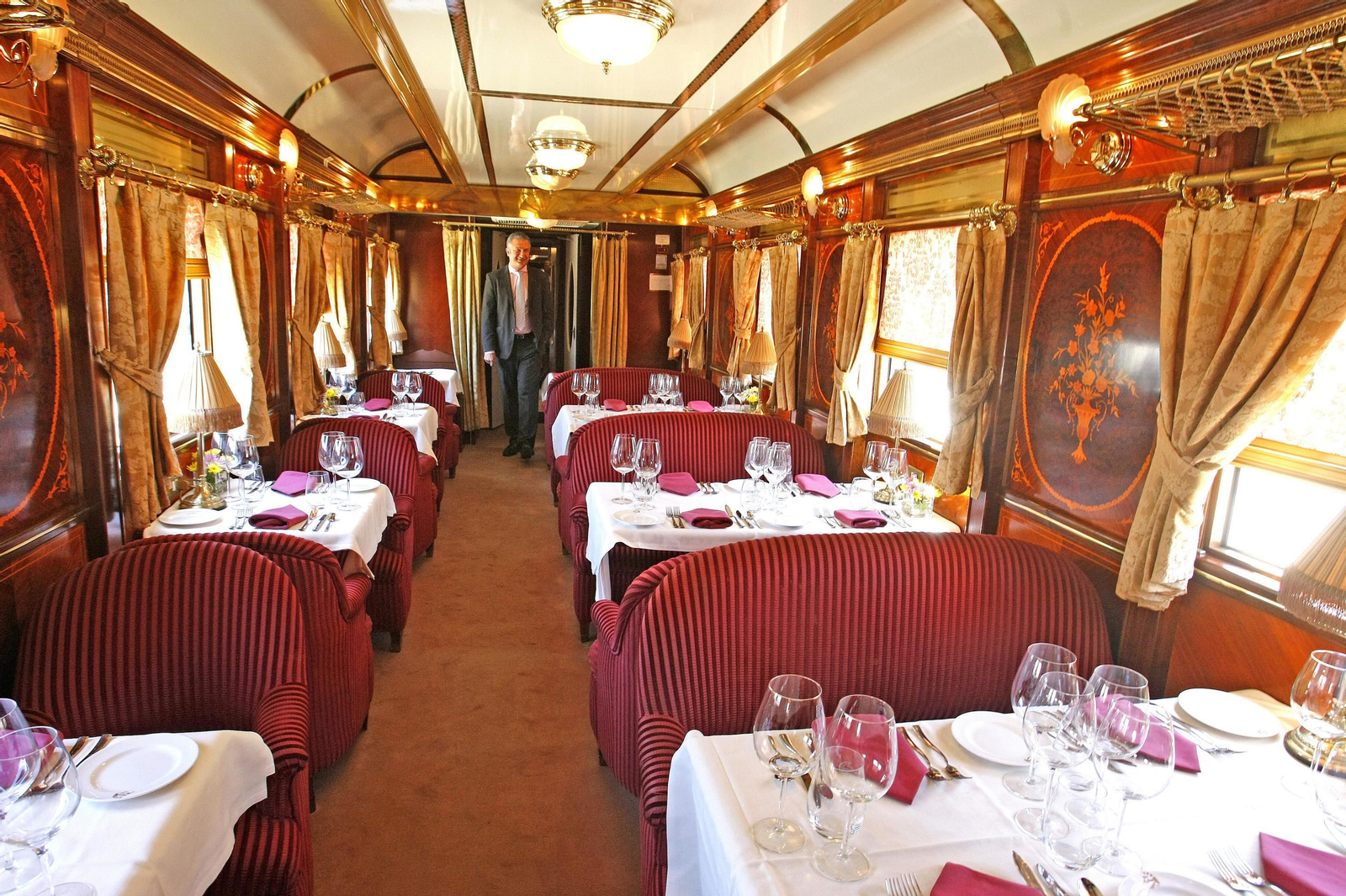 Así se viaja en el Tren Al Andalus, un hotel de lujo sobre raíles