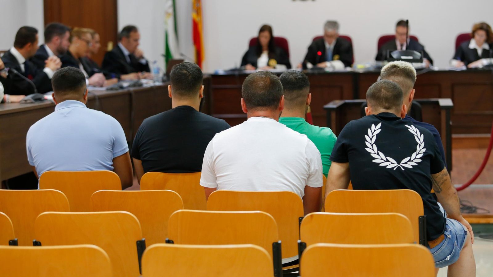 Los acusados, en la primera de las dos sesiones del juicio, a principios de julio de 2024.