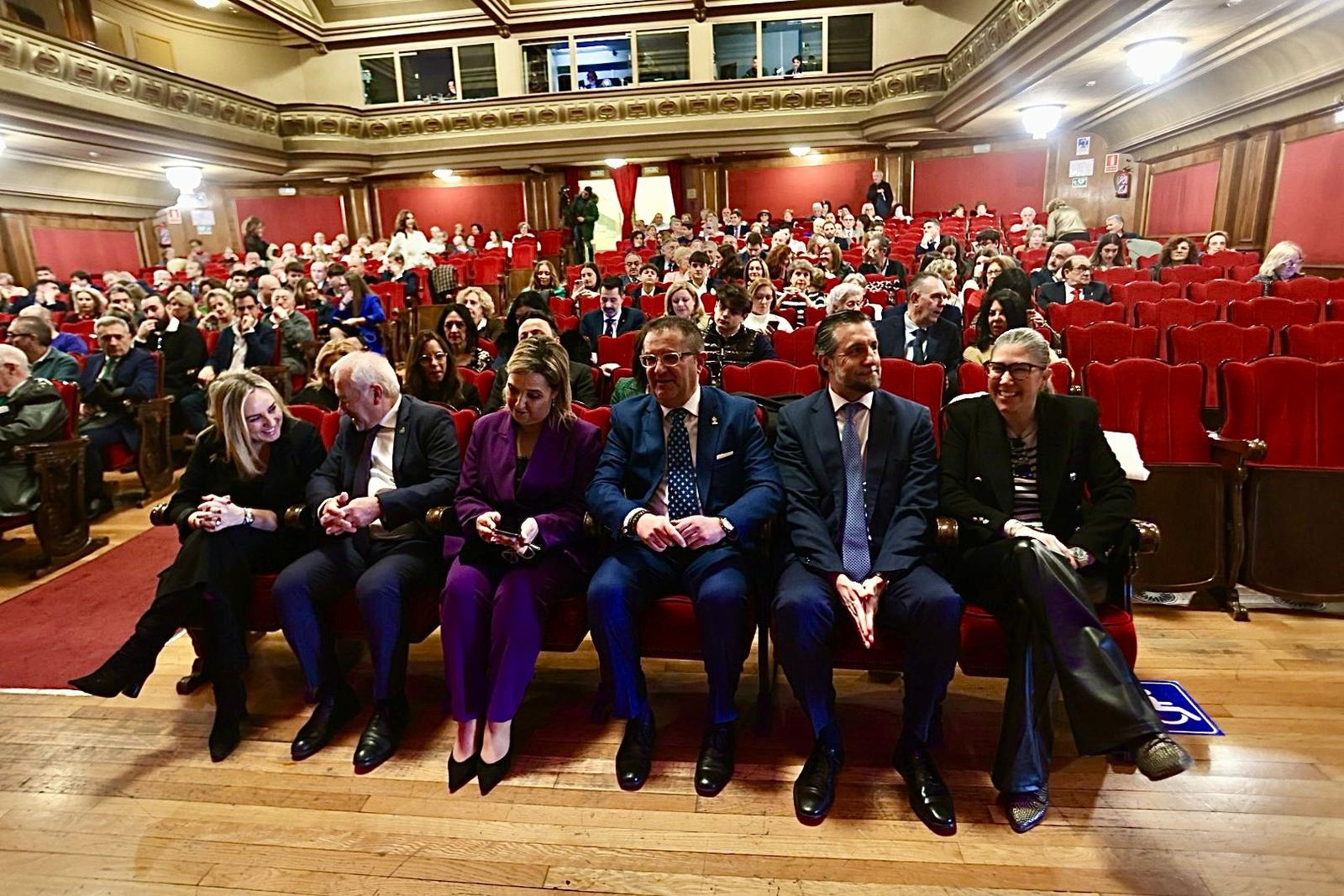 Entrega de las Tapas del Pregón de la Semana Santa de Granada 2025